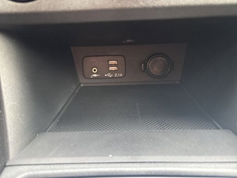 Used 2023 Subaru Crosstrek 2.0i Premium image 5