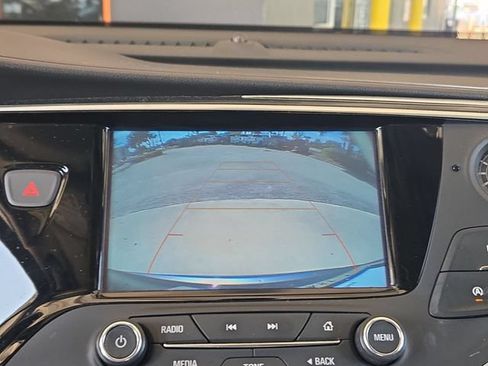 Used 2020 Buick Envision Essence FWD image 17