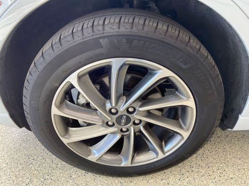 Used 2025 Lincoln Corsair Grand Touring image 13