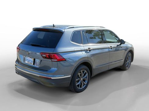 Used 2022 Volkswagen Tiguan SE image 5