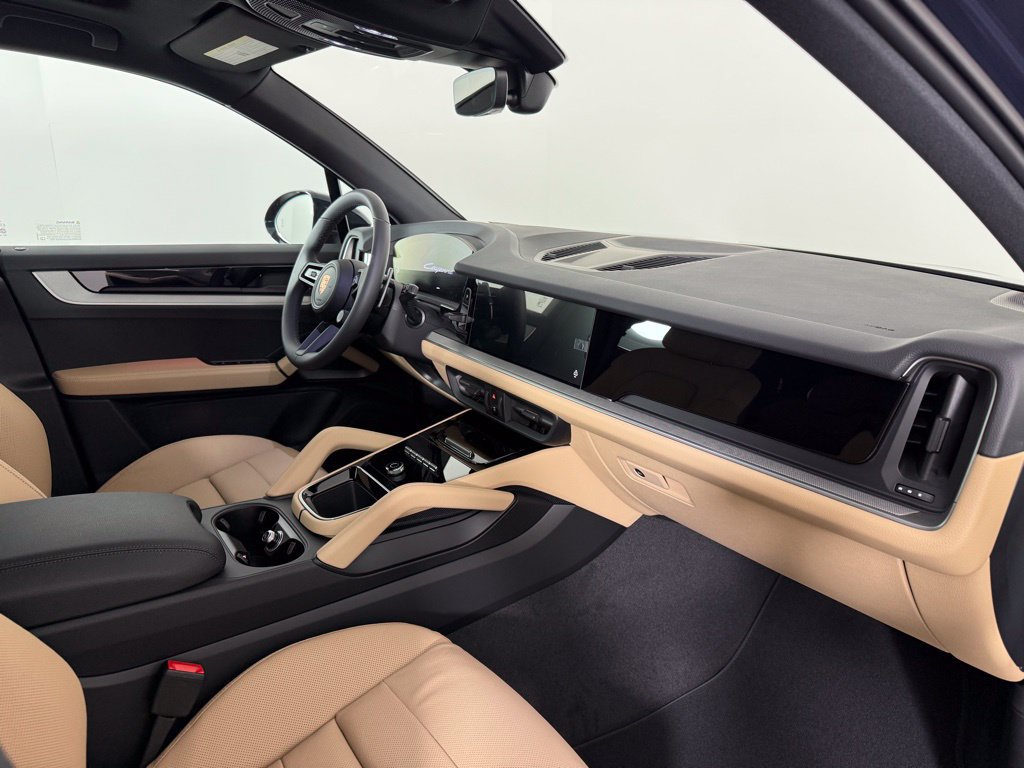 Certified 2026 Porsche Cayenne AWD/4WD image 15
