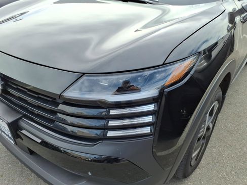 Certified 2025 Nissan Kicks SV image 2