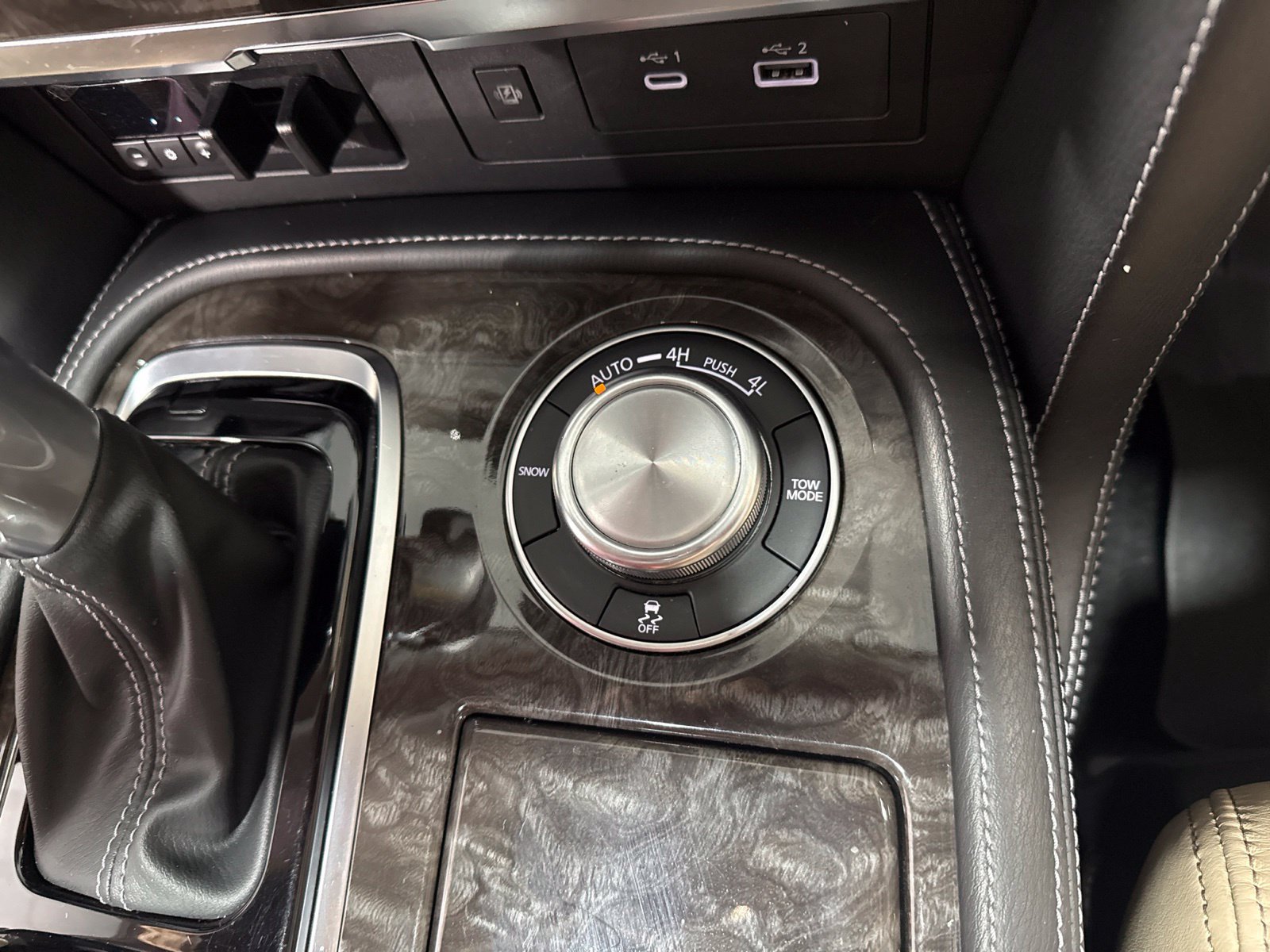 Used 2023 Nissan Armada Platinum w/ Captain's Chairs Package AWD/4WD image 48
