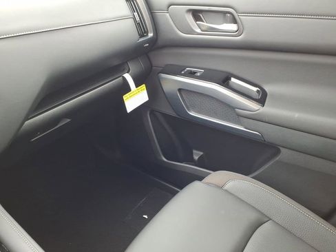 New 2026 Nissan Pathfinder SL image 23