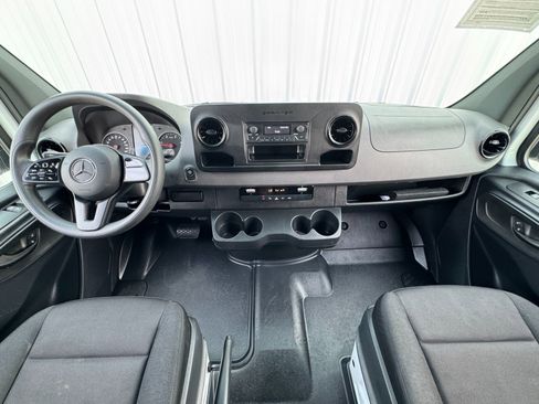 Used 2024 Mercedes-Benz Sprinter 2500 w/ Acoustic Package image 12