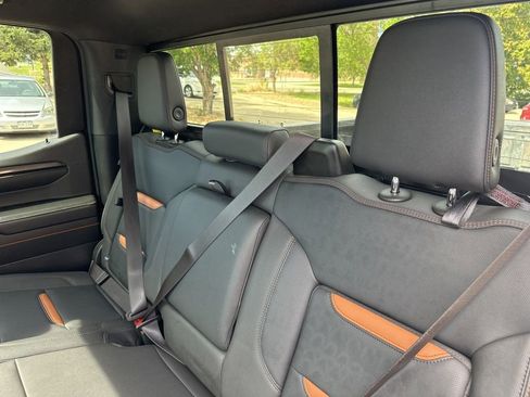 Used 2024 GMC Sierra 1500 AT4 w/ Technology Package AWD/4WD image 20