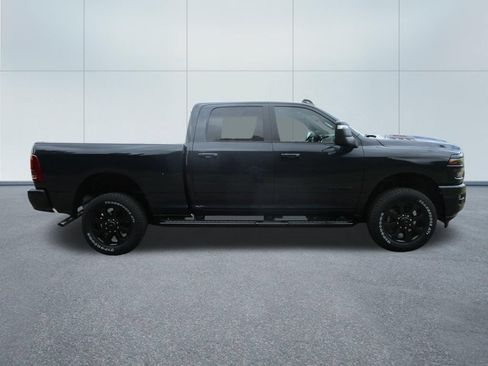 New 2026 RAM 2500 Laramie AWD/4WD image 7