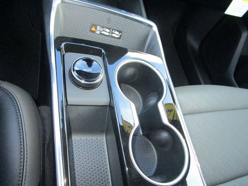 New 2026 Chevrolet Equinox LT w/ Convenience Package II image 35