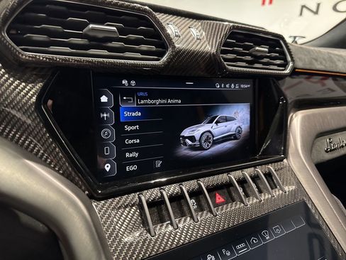 Used 2023 Lamborghini Urus Performante image 41