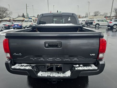 Used 2022 Toyota Tacoma 4x4 Double Cab image 6