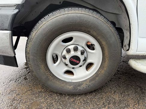 Used 2023 GMC Savana 2500 w/ Driver Convenience Package image 40