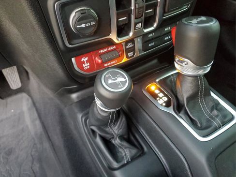 Certified 2025 Jeep Wrangler Unlimited Rubicon image 24