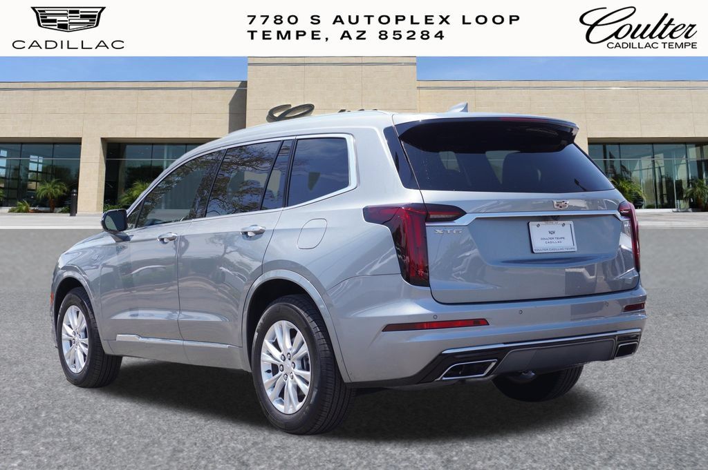 Certified 2025 Cadillac XT6 Luxury FWD image 4