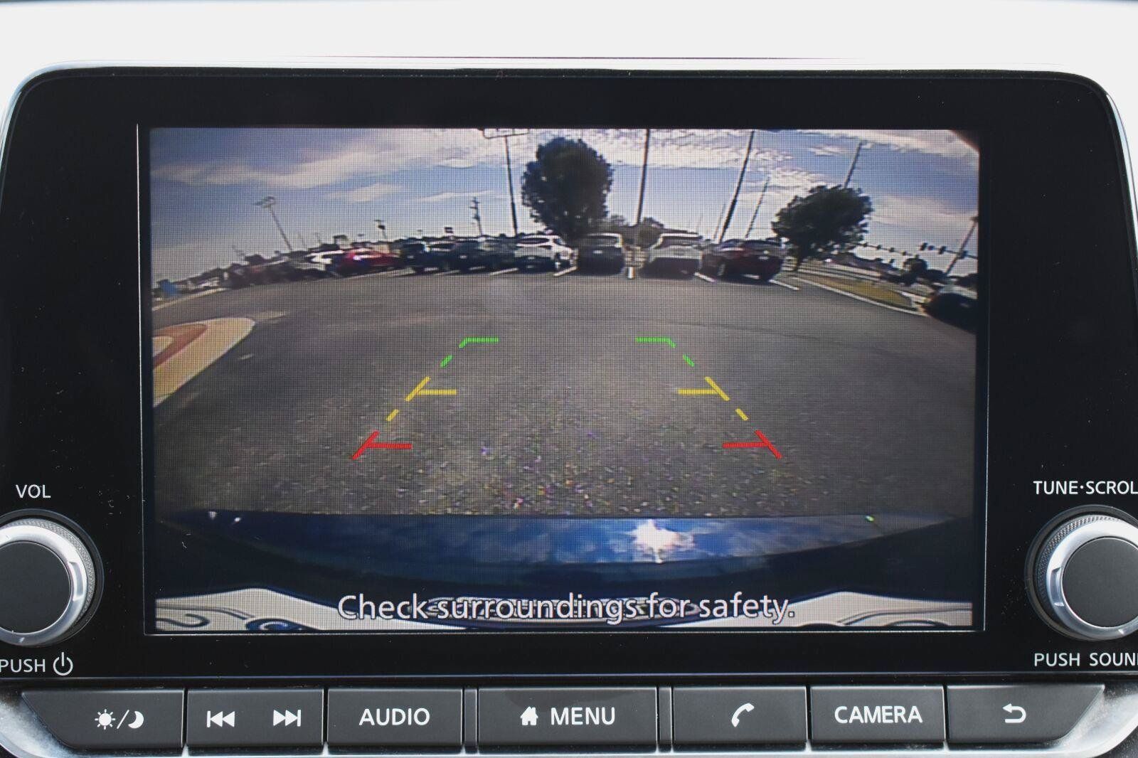Used 2024 Nissan Rogue SV AWD/4WD image 5