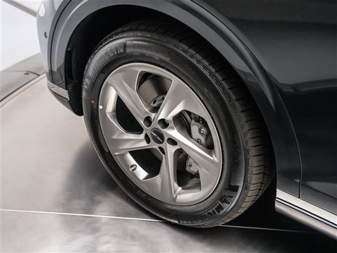 New 2026 Genesis GV70 2.5T Advanced AWD/4WD image 12