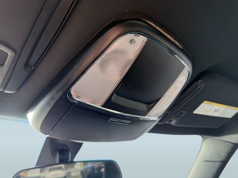 Used 2019 Dodge Charger SXT w/ Leather Interior Group image 17