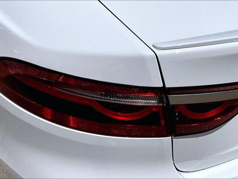 Used 2024 Jaguar XF R-Dynamic SE AWD/4WD image 31