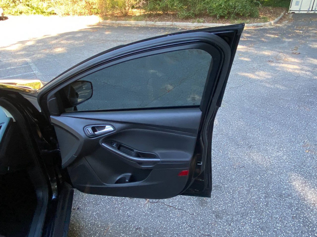 Used 2017 Ford Focus SEL FWD image 50