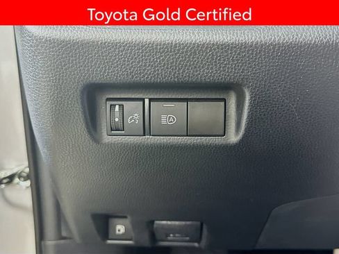 Certified 2021 Toyota RAV4 LE AWD/4WD image 9