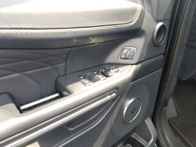 Used 2023 Ford Expedition Platinum AWD/4WD image 11