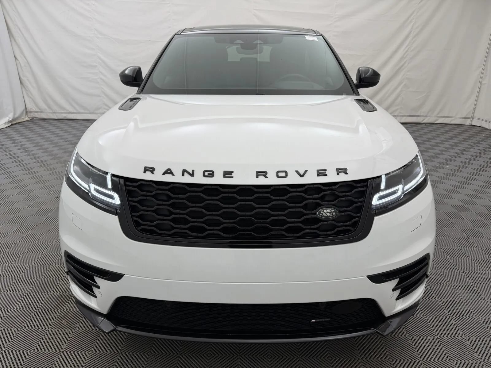 Used 2023 Land Rover Range Rover Velar R-Dynamic S AWD/4WD image 3
