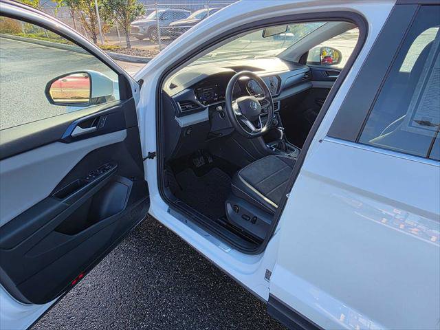 Used 2022 Volkswagen Taos SE FWD image 19