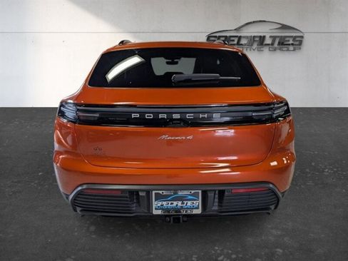 Used 2024 Porsche Macan 4 Electric w/ Sport Chrono Package AWD/4WD image 9