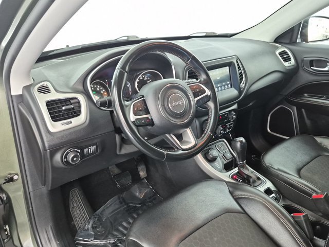 Used 2020 Jeep Compass Latitude AWD/4WD image 10