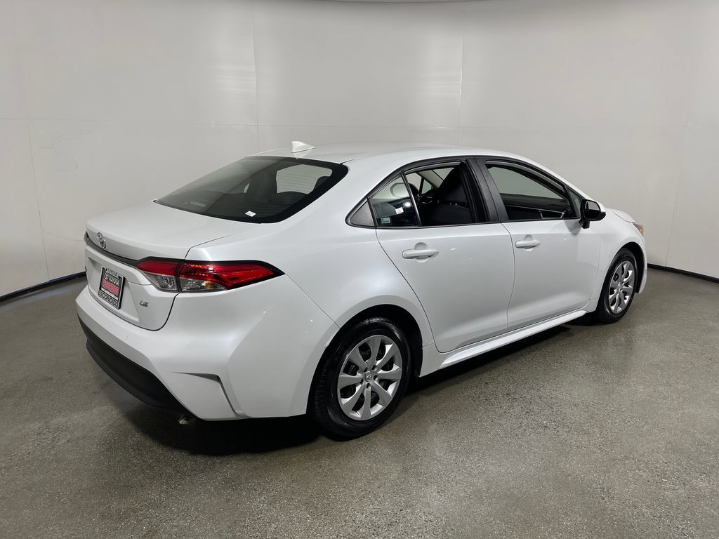 Used 2025 Toyota Corolla LE FWD image 3