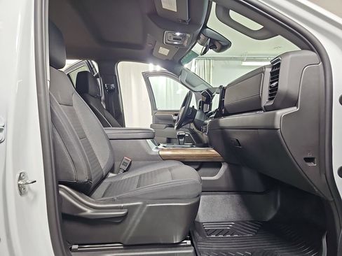 Used 2024 Chevrolet Silverado 1500 LT Trail Boss w/ Convenience Package II image 13