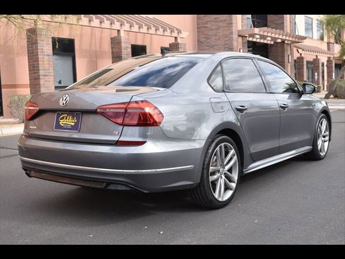 Used 2018 Volkswagen Passat 2.0T R-Line image 7
