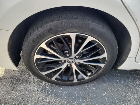 Used 2019 Toyota Camry SE FWD image 8