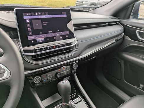 New 2026 Jeep Compass Latitude image 25