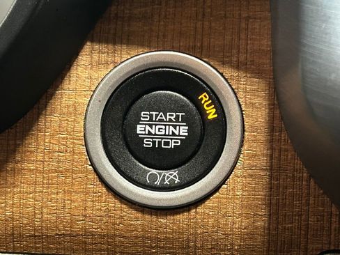 Used 2024 RAM 2500 Limited image 67