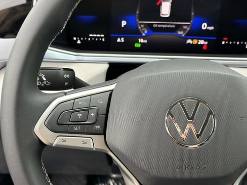 New 2026 Volkswagen Taos SE FWD image 24
