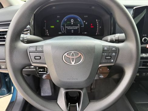 Used 2026 Toyota Camry LE w/ Convenience Package FWD image 12