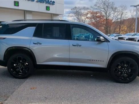 Certified 2024 Chevrolet Traverse RS w/ LPO, Floor Liner Package image 9