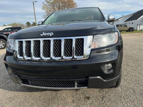 Used 2013 Jeep Grand Cherokee Overland image 12