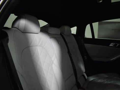 Used 2026 BMW X6 xDrive40i w/ Climate Comfort Package AWD/4WD image 34