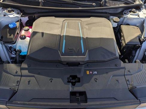 New 2024 Hyundai Ioniq 5 SEL image 17