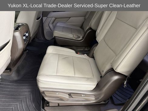 Used 2022 GMC Yukon XL SLT w/ SLT Luxury Package image 21