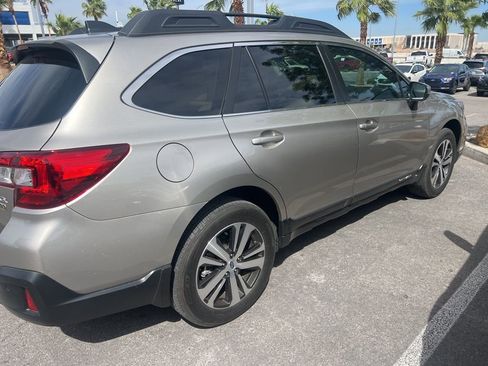 Used 2018 Subaru Outback 2.5i Limited image 7