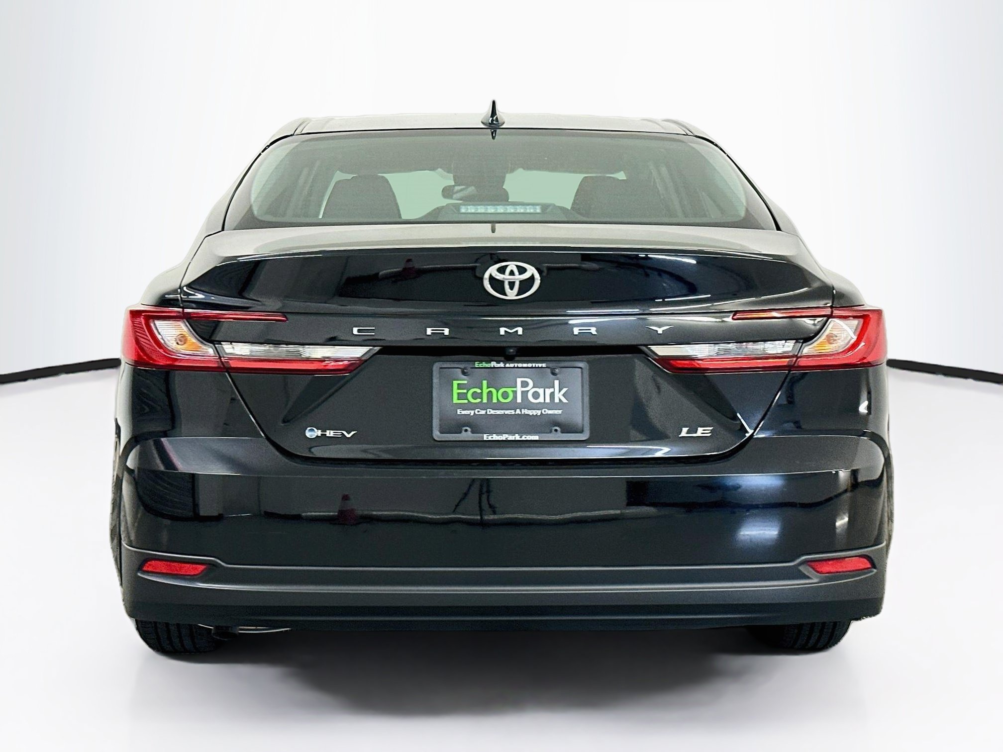 Used 2025 Toyota Camry LE FWD image 7