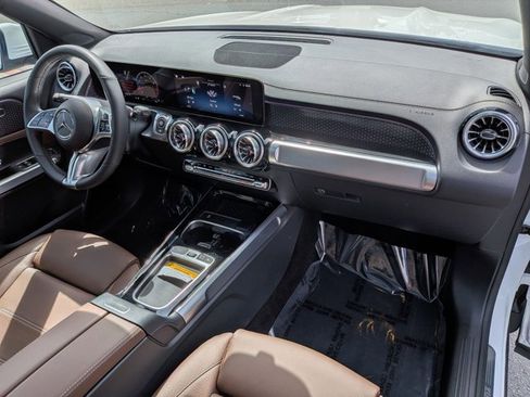 Used 2026 Mercedes-Benz GLB 250 4MATIC image 22