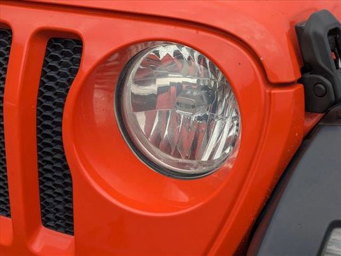 Used 2018 Jeep Wrangler Unlimited Sport image 9