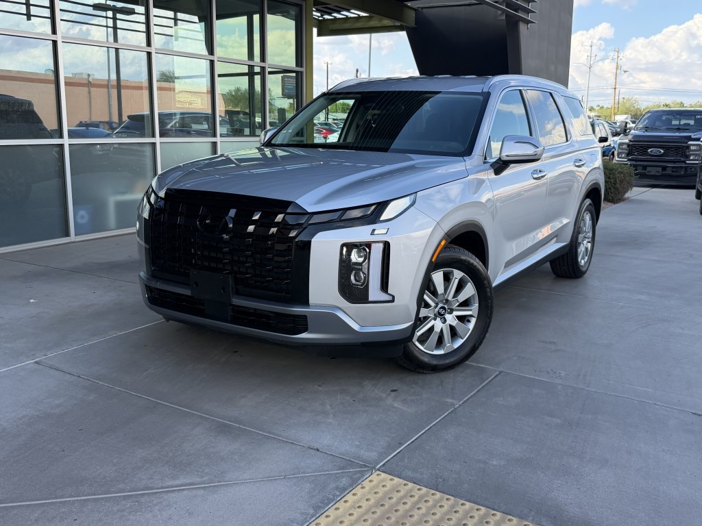 Used 2025 Hyundai Palisade SEL FWD image 2