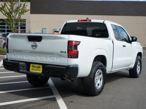 Used 2023 Nissan Frontier S w/ Technology Package image 3