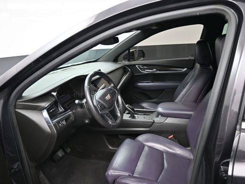 Used 2017 Cadillac XT5 Premium Luxury image 9