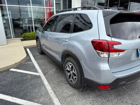 Used 2024 Subaru Forester Premium AWD/4WD image 6
