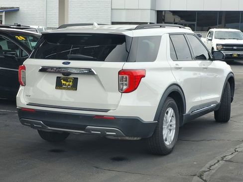 Used 2022 Ford Explorer XLT w/ Equipment Group 202A image 4
